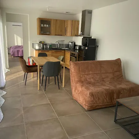 Maison La Capucine Sur Quai De Seine, Wifi, Machine A Laver, Parking Prive Gratuit Vernon  Exterior photo