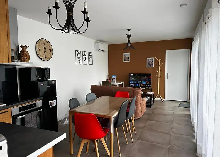 Maison La Capucine Sur Quai De Seine, Wifi, Machine A Laver, Parking Prive Gratuit