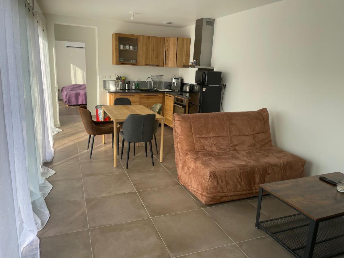Maison La Capucine Sur Quai De Seine, Wifi, Machine A Laver, Parking Prive Gratuit Holiday home Vernon (Eure)